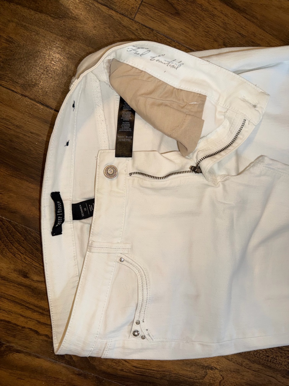 WHBM White Skimmer Jeans - Picture 2 of 5
